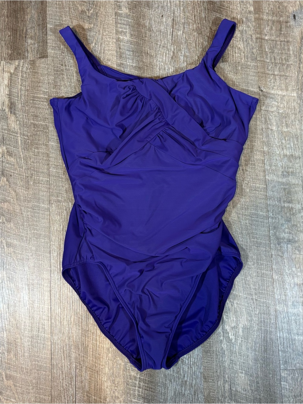 Lands End Swimsuit Women 18 DD Purple Slimming One Piece Built In Bra Vacation